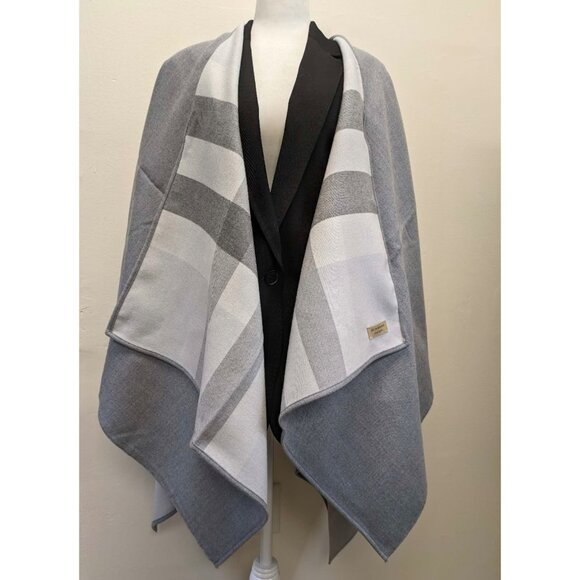 Burberry Charlotte Reversible Solid to Check Wool Cape Light Grey 140*14… - Picture 3 of 9